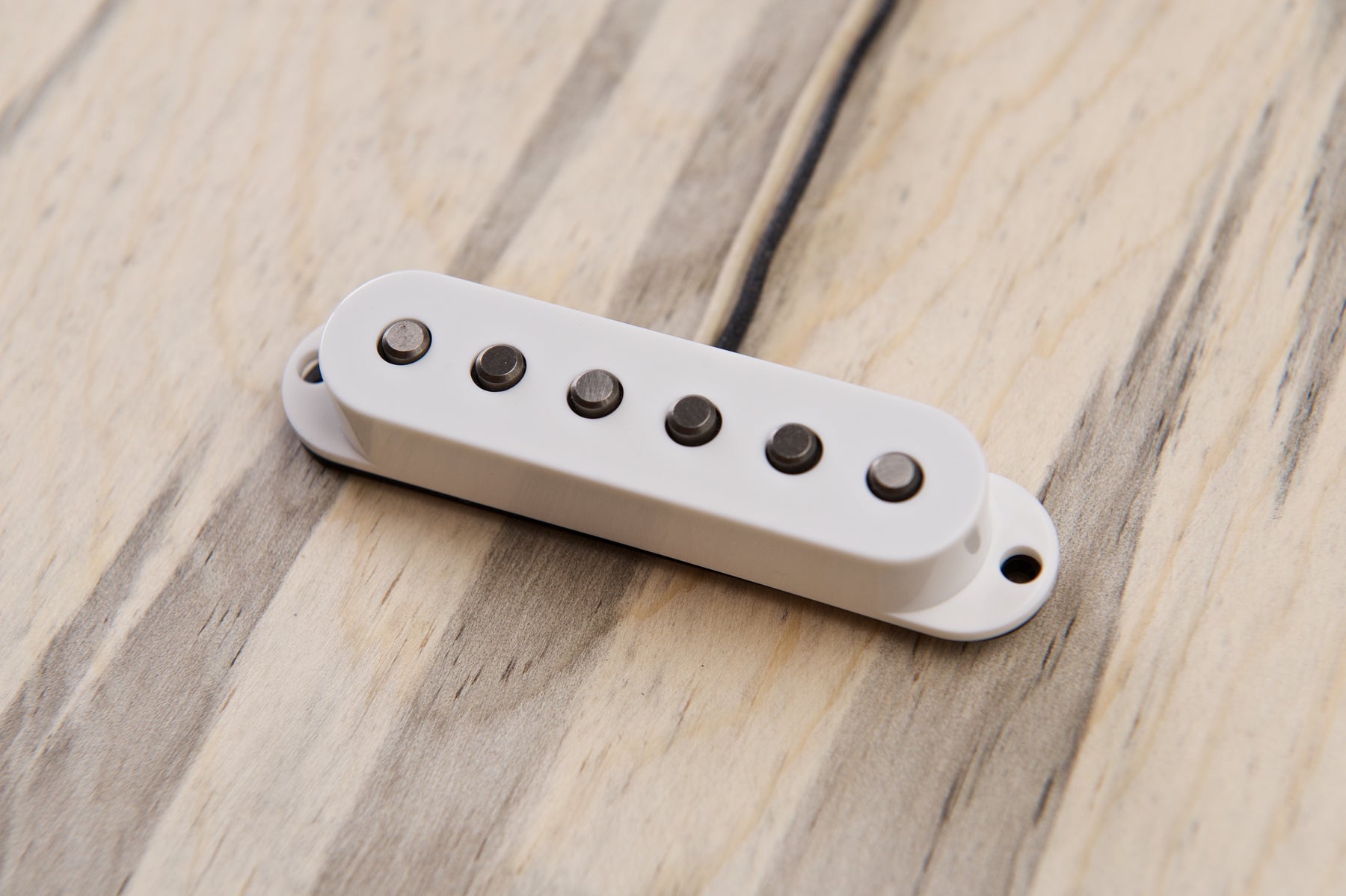 Strat_Cover_white_angle_be3b7f